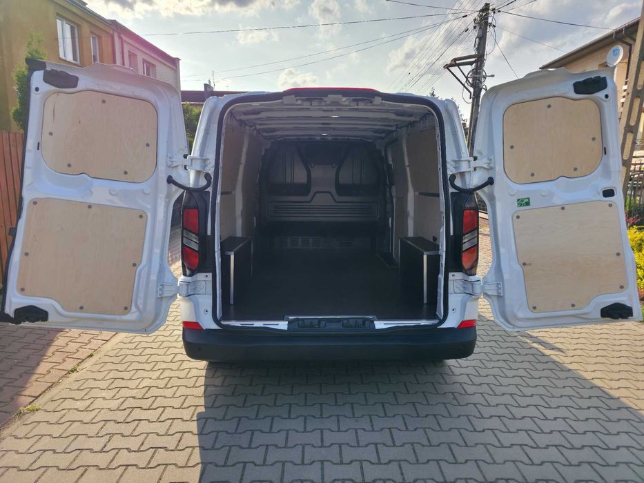 Zabudowa ze sklejki paki samochodu dostawczego busa furgonu vana