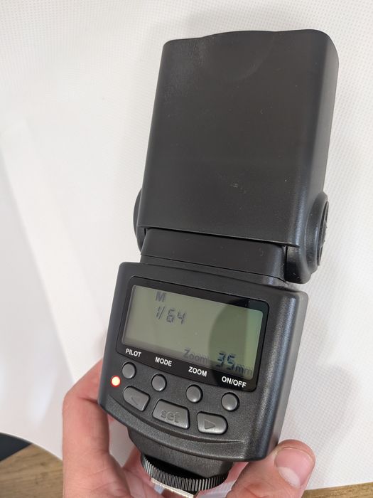 Спалах Meike MK430 для Canon.
