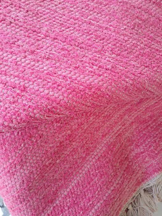 Tapete tecelagem rosa