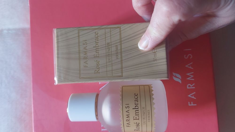 Perfume Rose Embrace da Farmasi