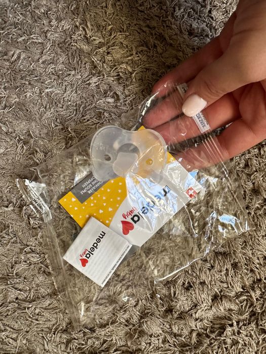 Симетрична силіконова пустушка Medela