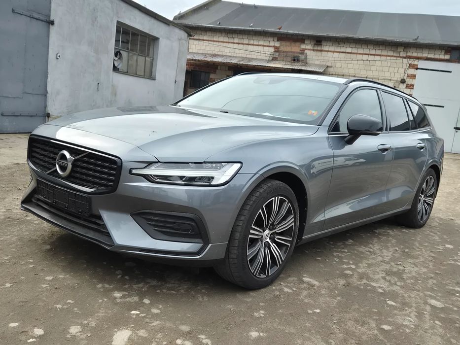 Volvo V60 PIĘKNY 2.0 B3 benzyna miękka hybryda FULL Kamera Navi Alu skóra