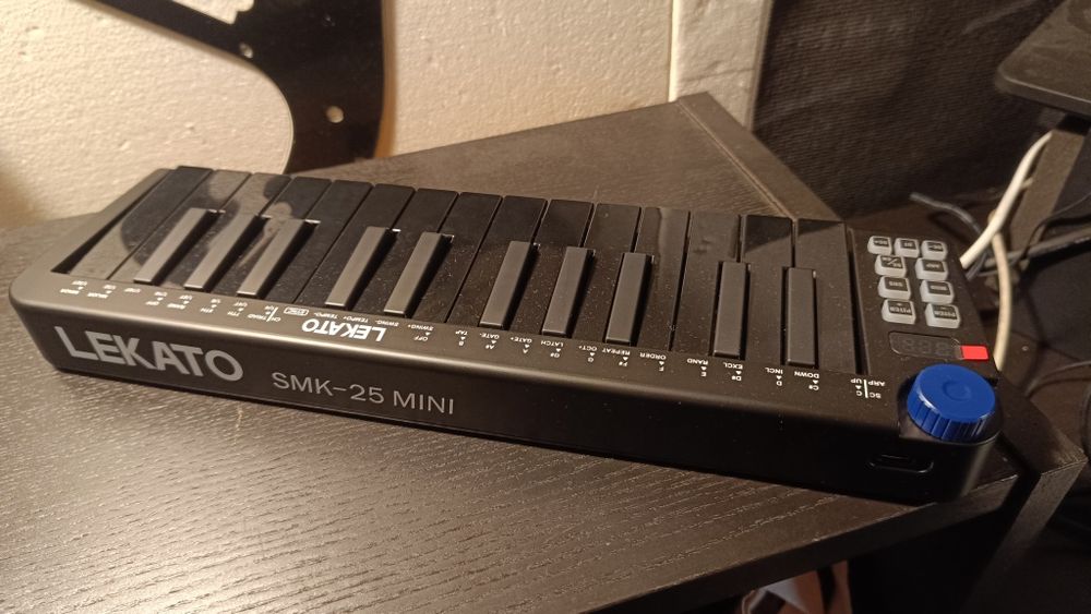 Teclado Controlador Midi Lekato