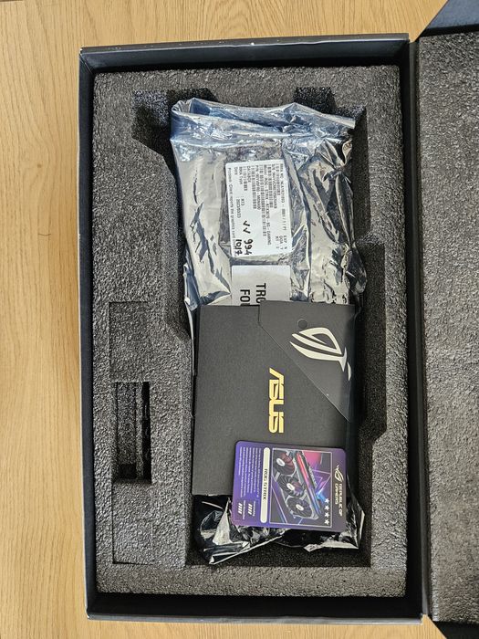 RTX 3070 Asus Rog Strix 8Gb477192846259660802
