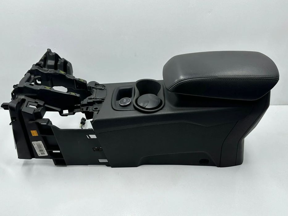 Apoio Braço / Consola Central - Ford Focus III (2013)