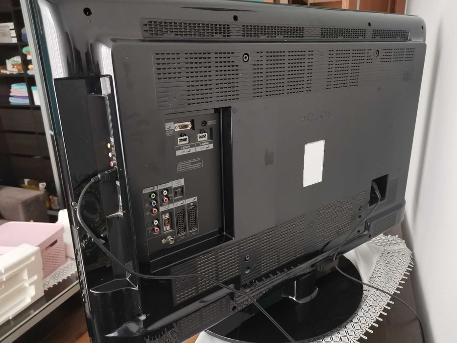 Telewizor Sharp Aquos LC-42DH77E 42" LCD + pilot + Karton/Sprawny