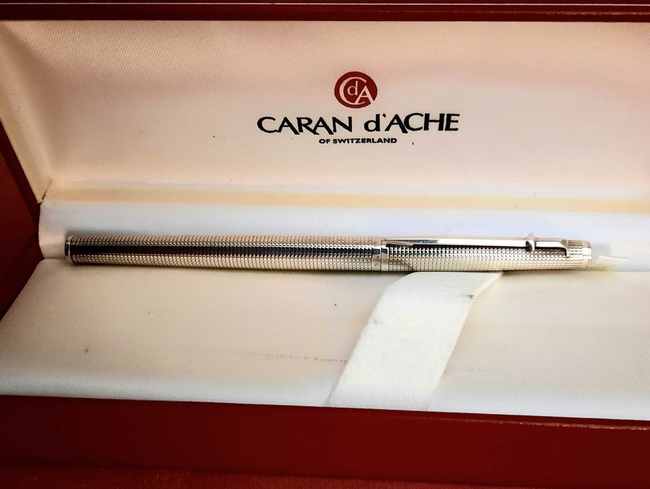 Caneta de aparo Caran d'Ache Madison em 
Prata