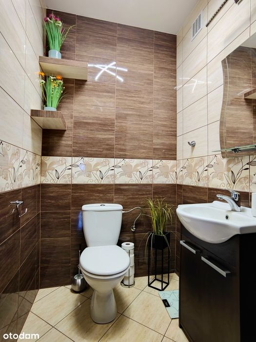 Przestronny dom 120 m2 z garażem, fotowoltaika, Klimatyzacja.