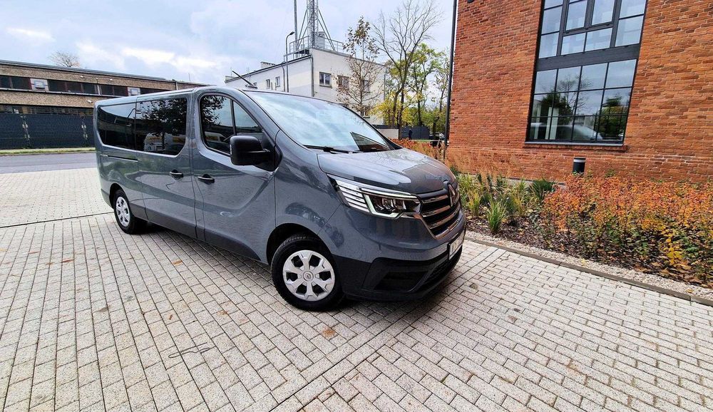 Renault Trafic - Bus / samochód na wynajem 9 osobowy
