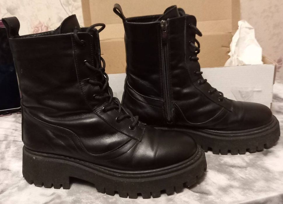 Продам зимові чоботи 38р.