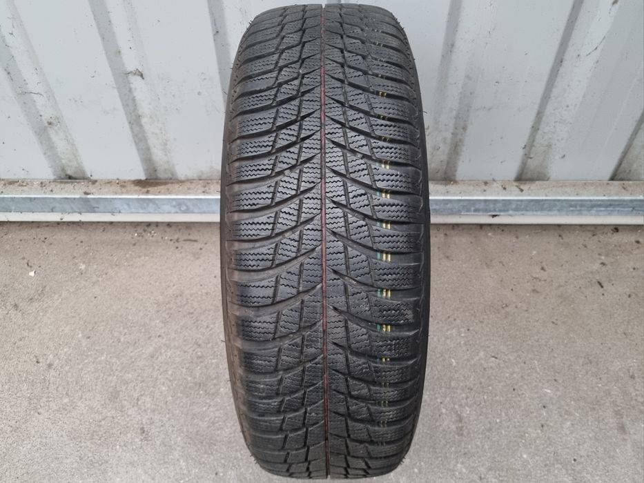 Opona używana 1szt. 205/60/16 Bridgestone Blizzak LM001  / 7,5mm