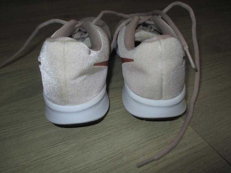 Кроссовки Nike размер 37,5