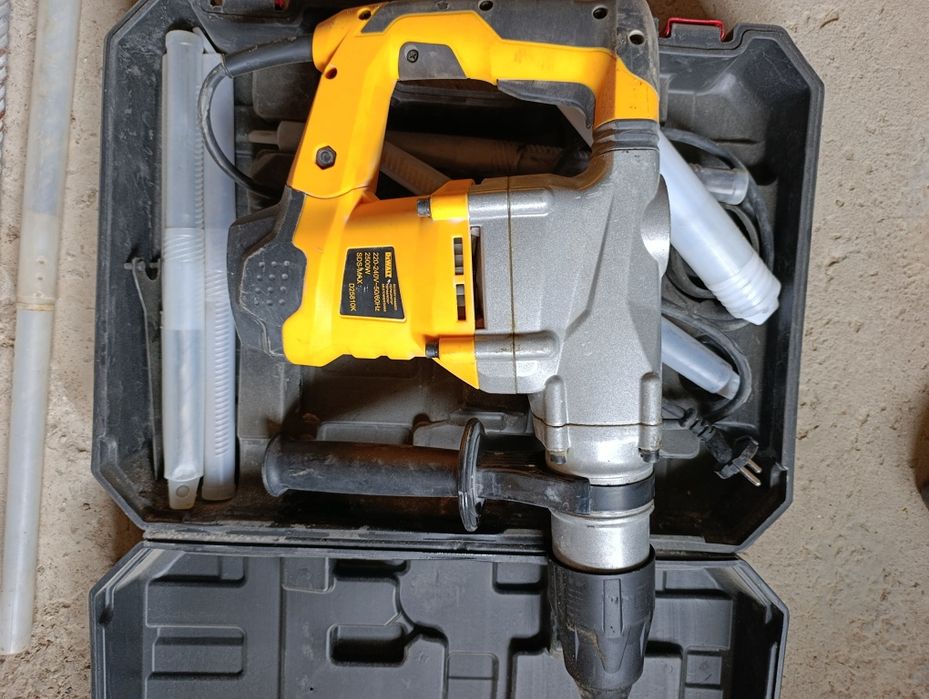 Відбійний молоток перфоратор