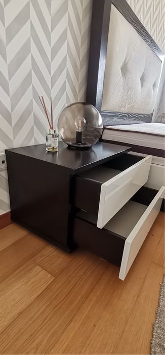 Conjunto de quarto - cama da casal e mesas de cabeceira