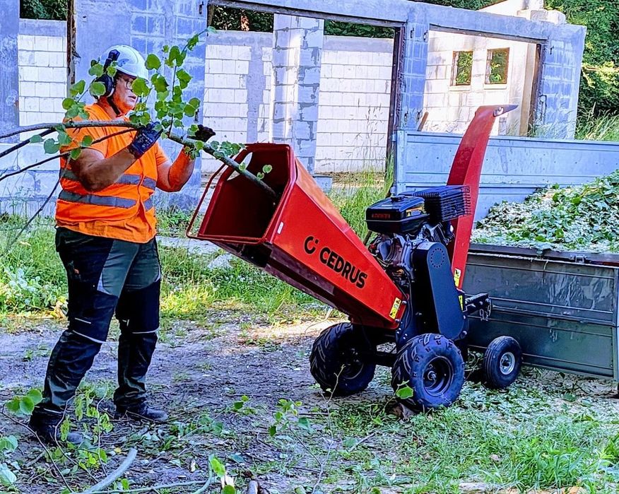 Wycinka i korekcja   drzew  takze  TRUDNYCH I NIEBEZPIECZNYCH
Firma A