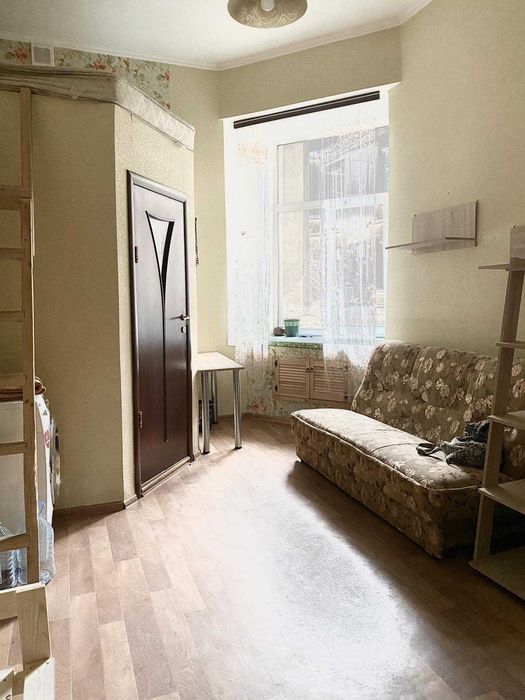 Продается комната, свой с/у,большая гардеробная, рядом Французский б-р