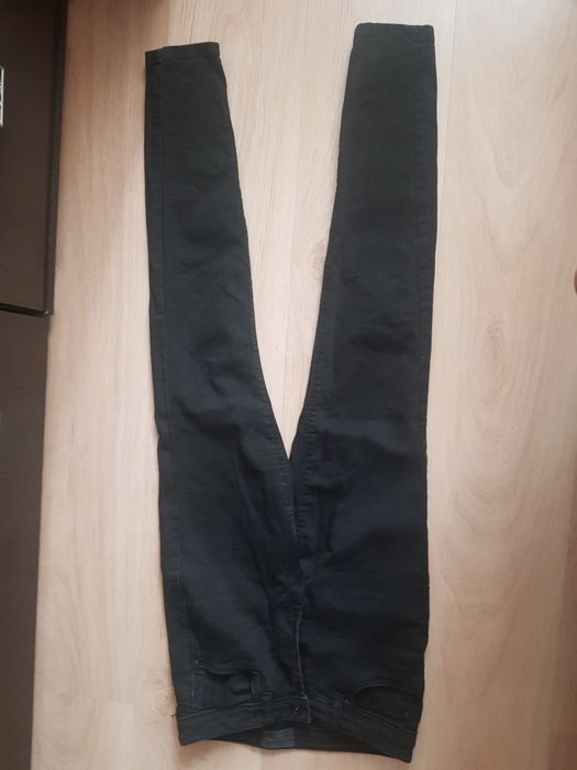 Sprzedam czarne jeansy