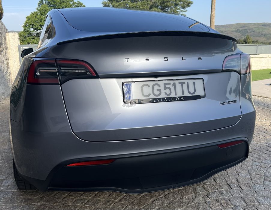Tesla Y Long Range Premium 2024