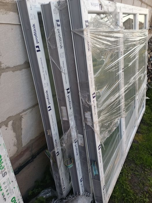 Нові металопластикові вікна.