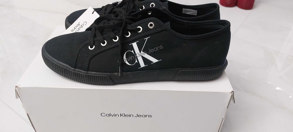 Calvin Klein Jeans
Tenisówki Essential Vulcanized Czarny rozmiar 46