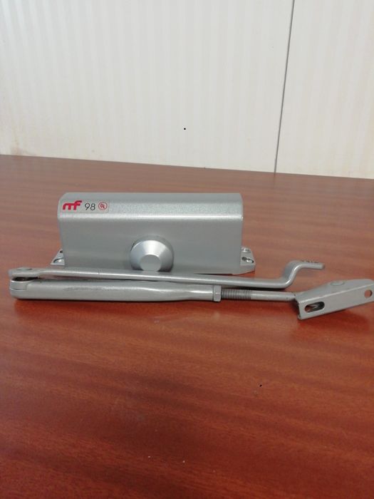 Mola hidráulica de porta