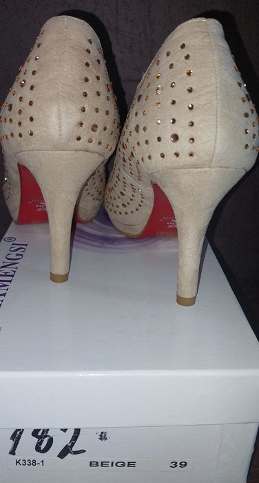 Туфлі жіночі на підборах