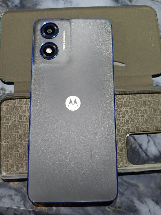 Телефон Motorola Moto E14