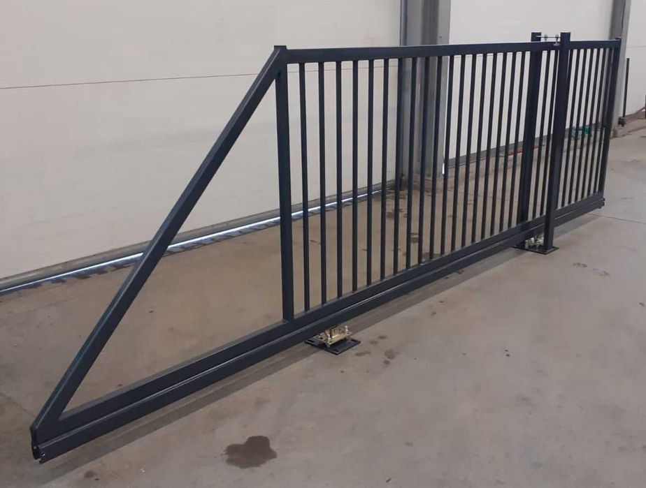 Brama przesuwna stalowa 4m wypełnienie profil 20x20 OCYNKOWANA