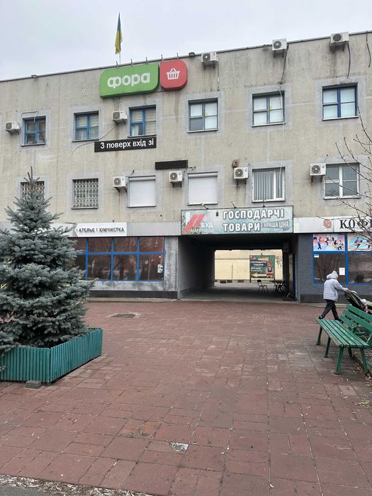 Аренда кабинета 10 кв.метров возле Севастопольской площади, ул.Пулюя 5