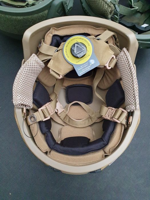 Шолом тактична каска Fast койот з підвісом Wendy