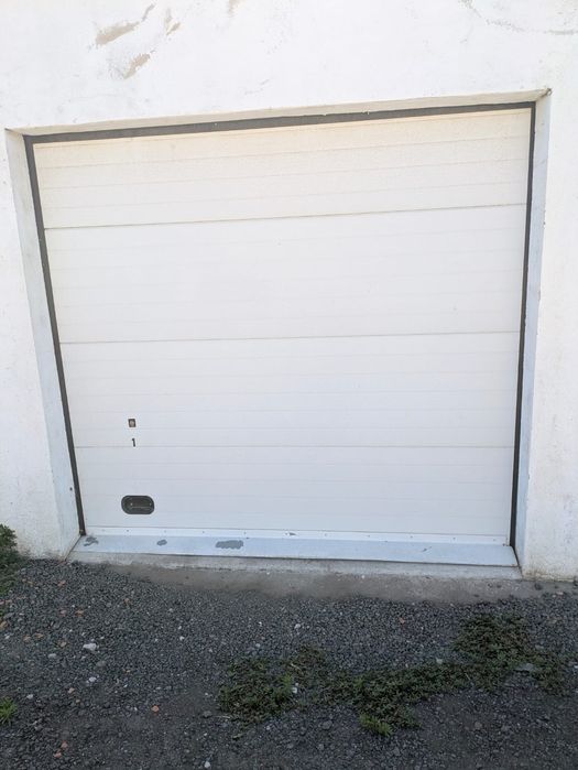 Garagem com 40m2 no Montijo