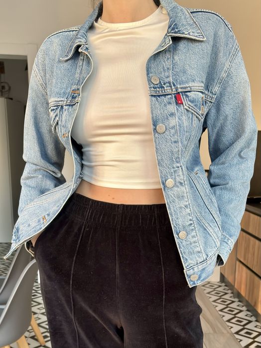 Джинсовая куртка