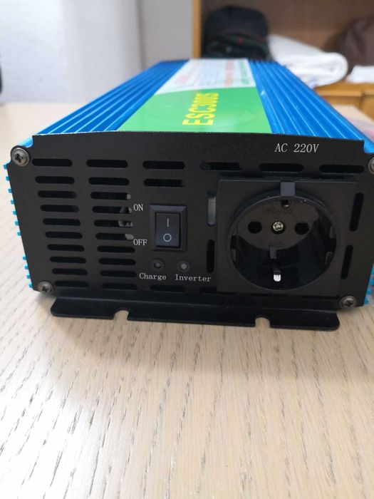 Інвертор ESC300S з зарядним пристроєм типа упс