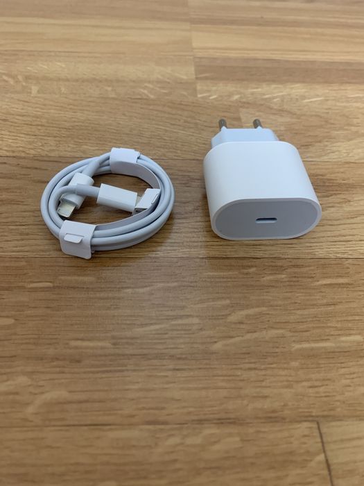 Зарядний пристрій для Айфону