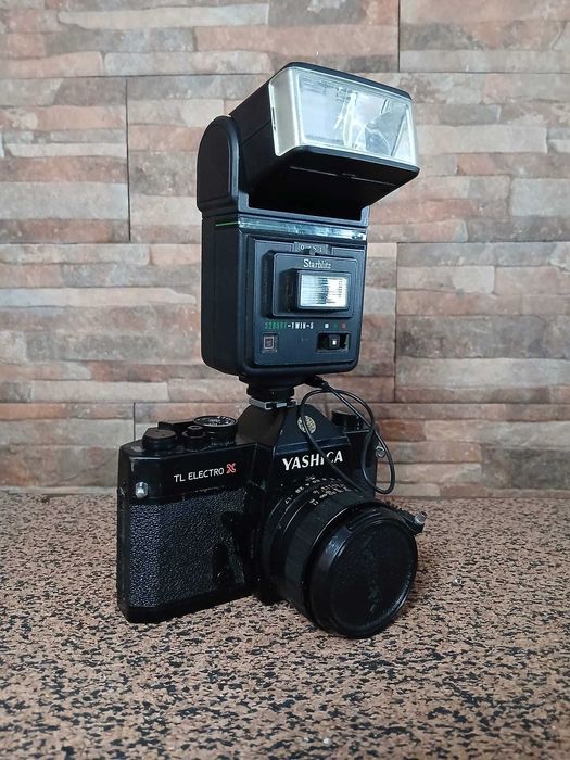 Máquina fotográfica Yashica TL ELECTRO X + 50mm + flash + bolsa couro