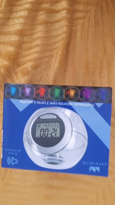 Relógio com 2 braceletes e brilhantes