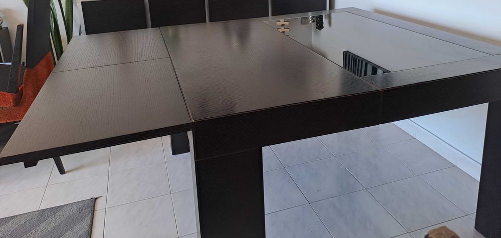 Mesa de Sala Jantar em Carvalho