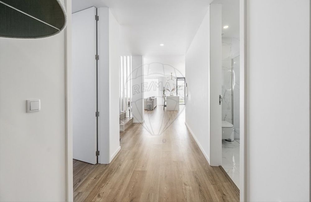 Moradia T4 (com Piscina)