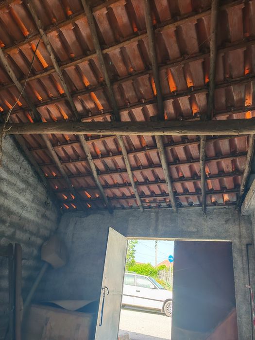 Garagem a venda condeixa