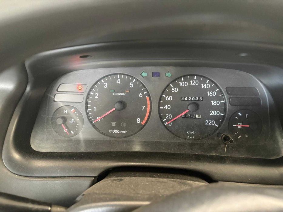 Toyota Corolla 1.3 XLi 1996 – motor fiável, estética com história