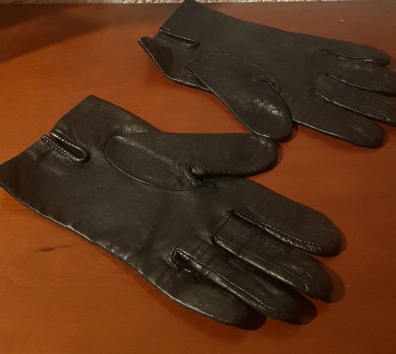 Luvas em pele genuina tamanho 7  1/2  Novas