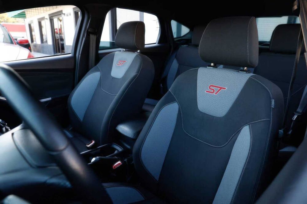 Ford Focus ST      2017