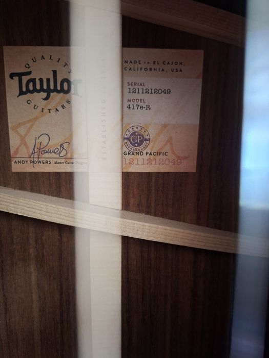 GUITARRA TAYLOR,  Modelo  417e-R  Tobacco
