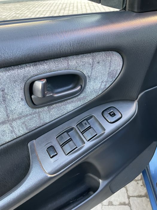 Продам Mazda 626 GF 1.8