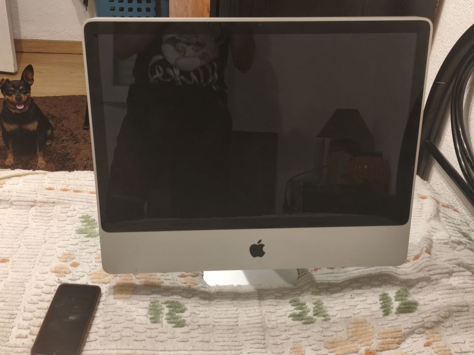 iMac 24 con marcas de uso atrás