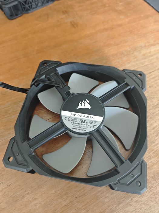 Ventoinhas Corsair ML120 120mm PWM