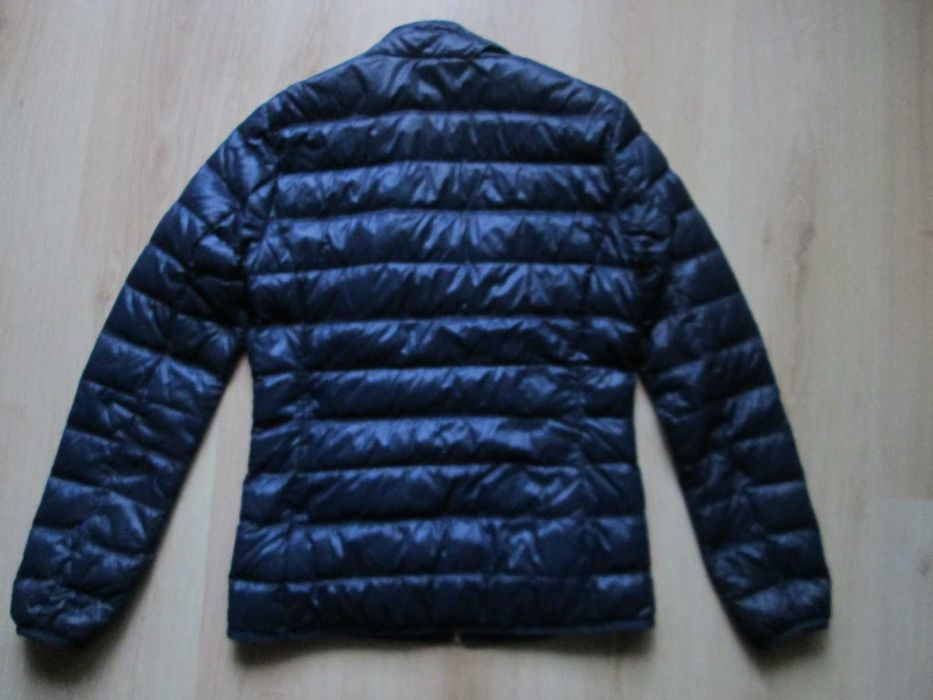 Kurtka damska ultralekka  EMPORIO ARMANI EA7 rozmiar L jak nowa