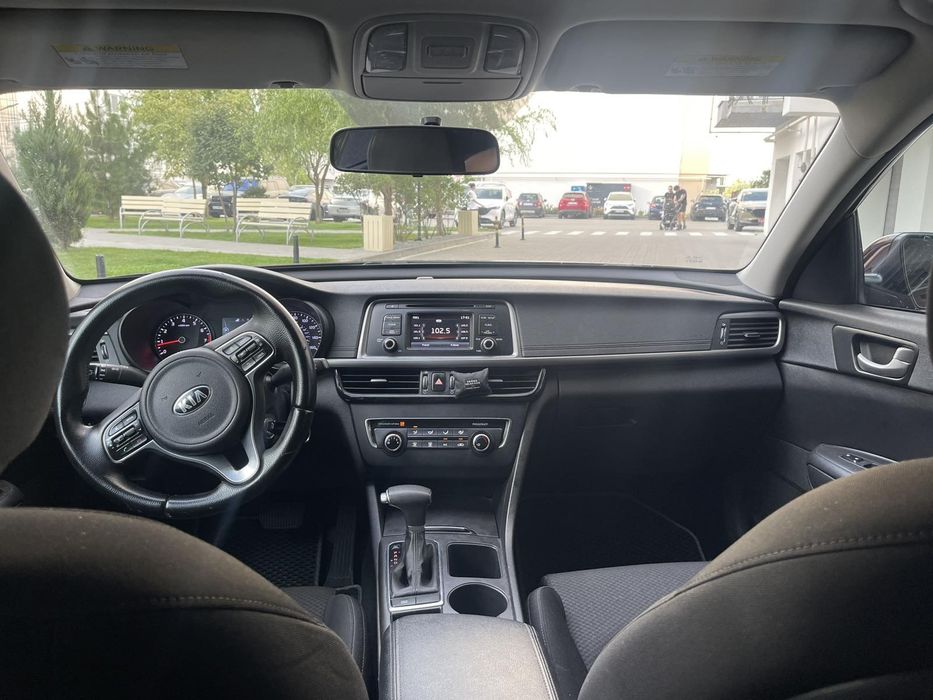 Продам автомобіль KIA optima