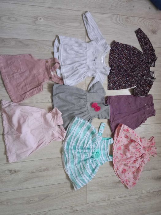 Sukienki roz. 68 i 74