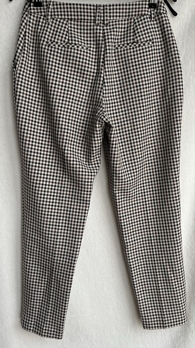 Damskie spodnie w kratkę